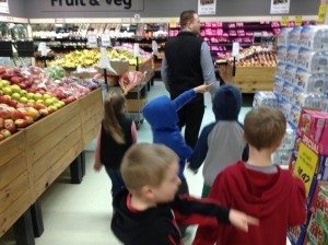 Kinder excursion to Strath shops 2